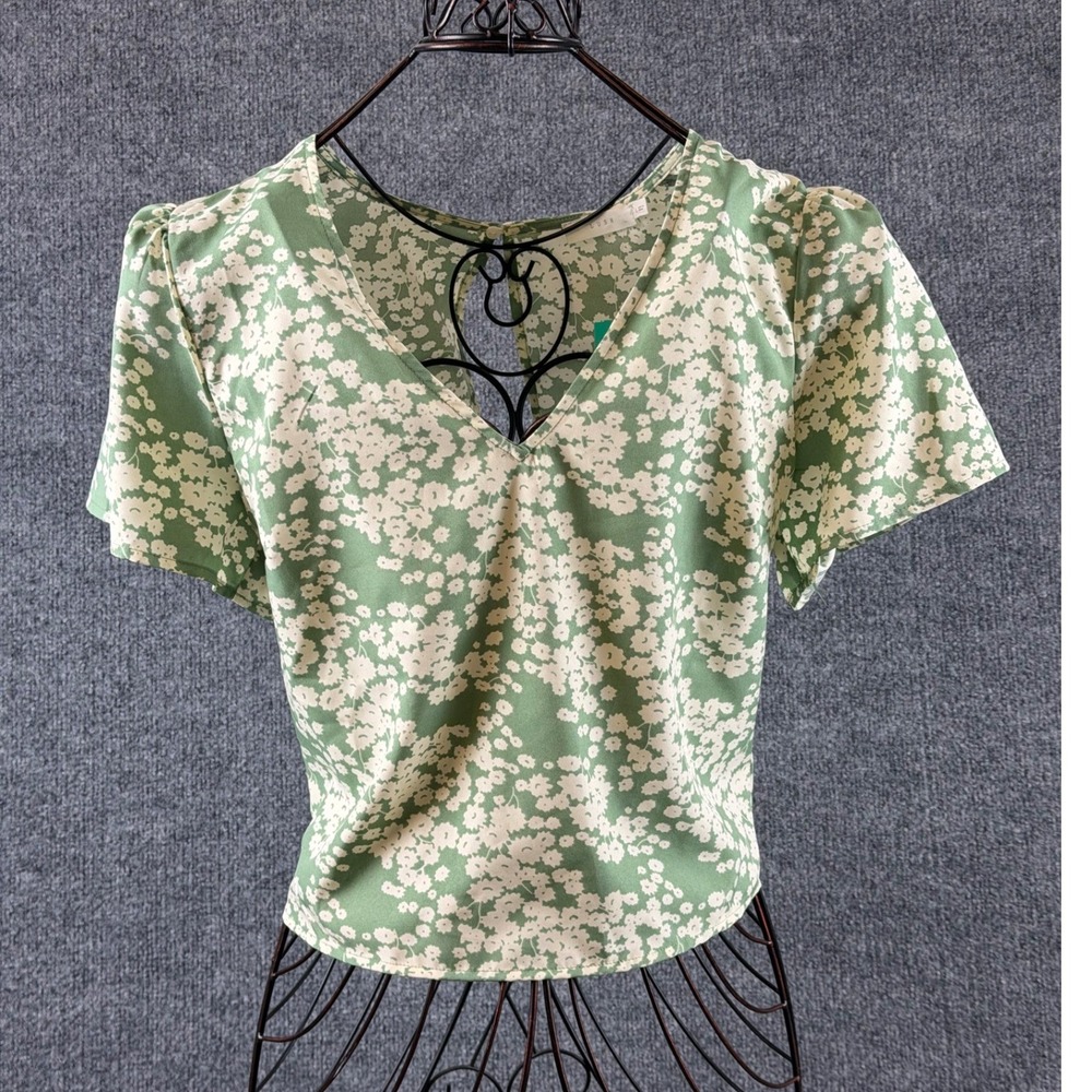 NWT Lush Brie Tie Back Crop Blouse Green Floral Open Back Short Sleeve Top Large